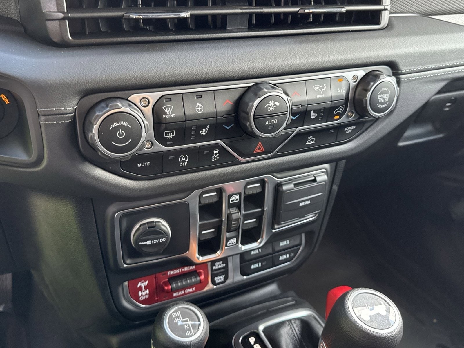 2025 Jeep Wrangler 4-Door Rubicon - Photo 25