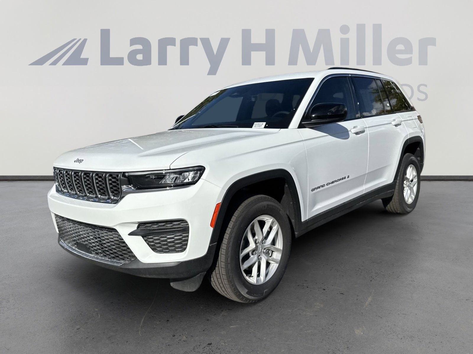 2025 Jeep Grand Cherokee Laredo - Photo 6
