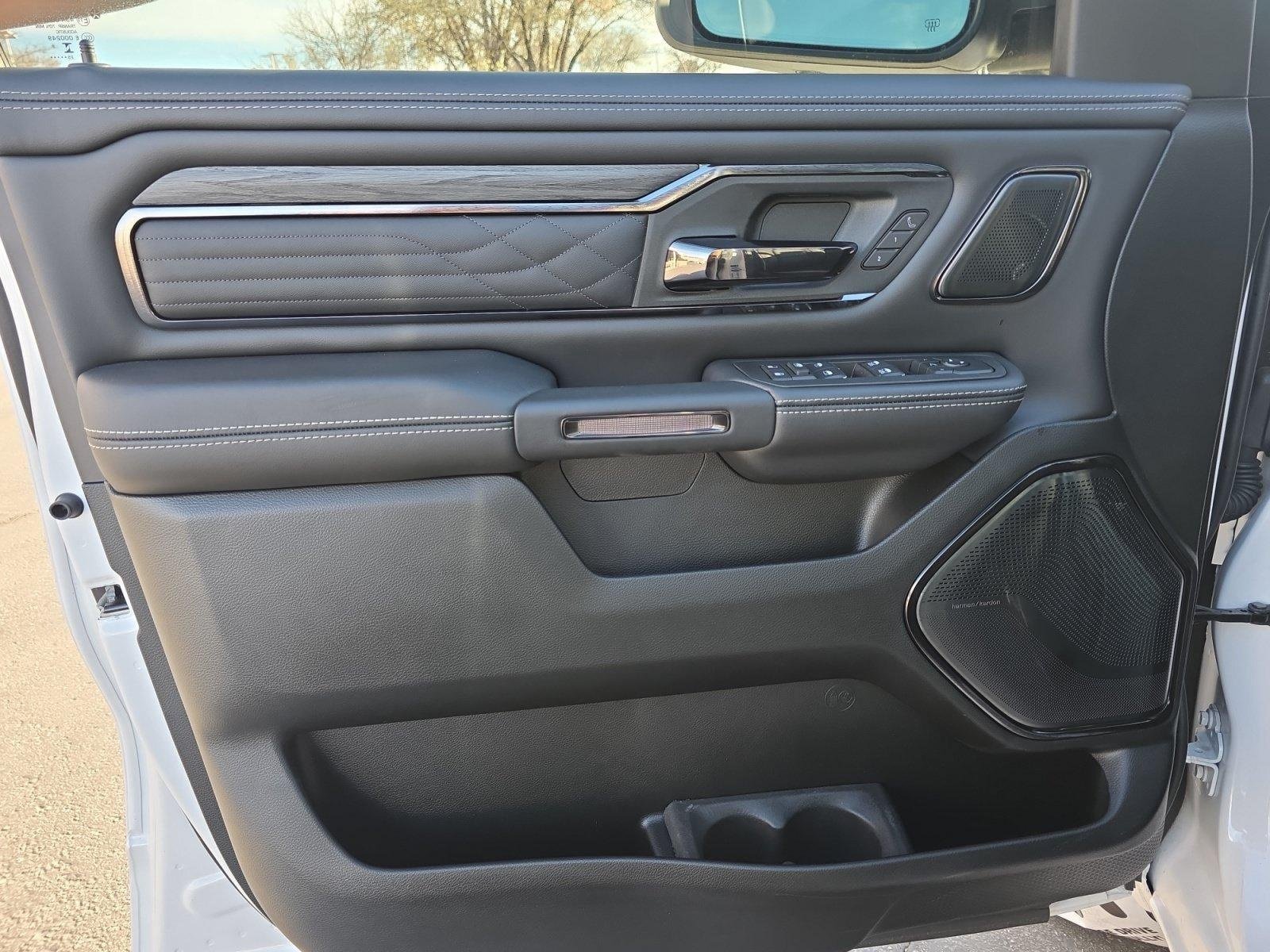 2026 RAM 1500 Limited - Photo 16