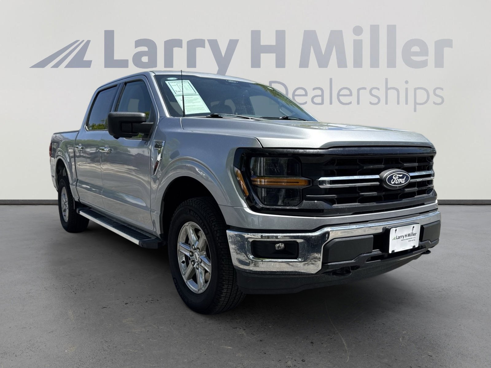 2024 Ford F-150 XLT photo 2