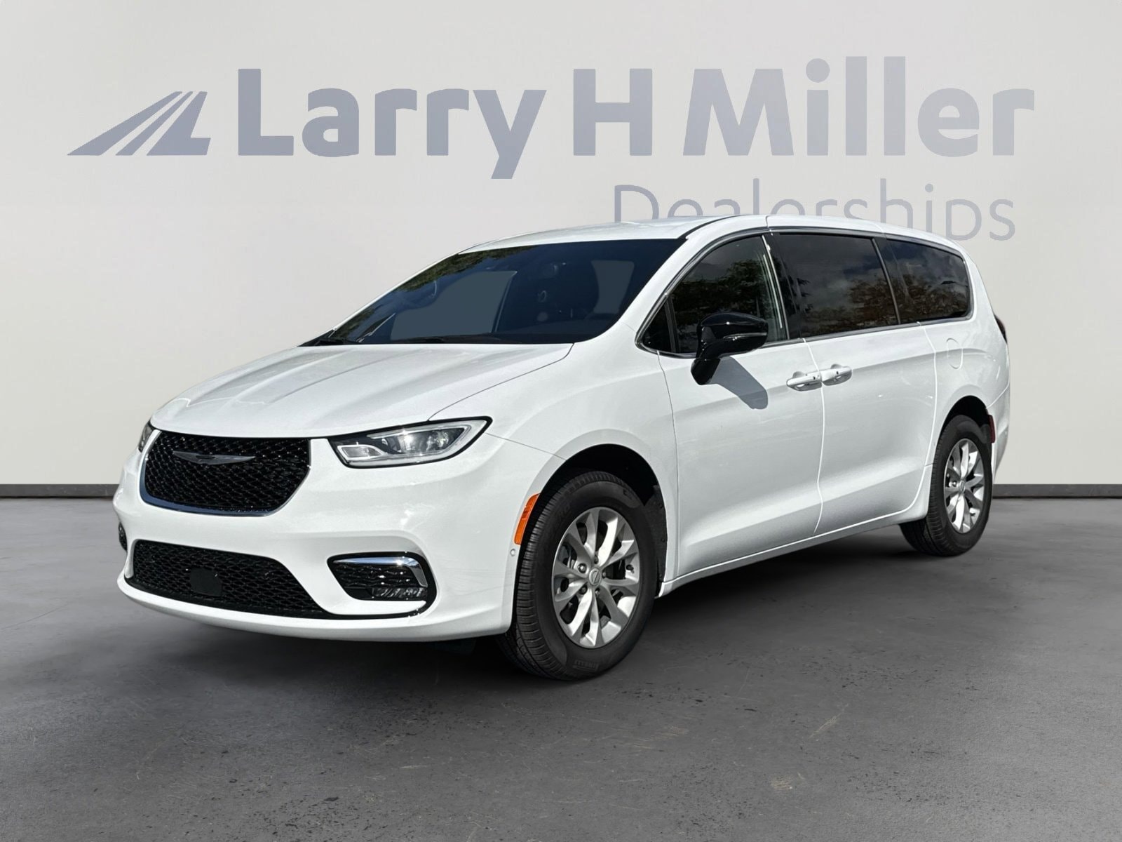 2025 Chrysler Pacifica Passenger Van 