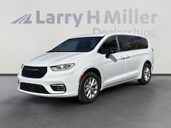 2025 Chrysler Pacifica Select Passenger Van