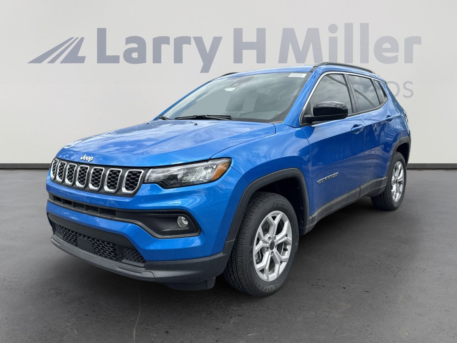 2025 Jeep Compass Latitude photo 4