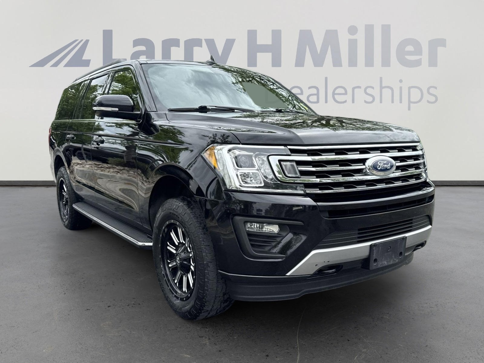 Used 2018 Ford Expedition XLT with VIN 1FMJK1JT1JEA59409 for sale in Sandy, UT