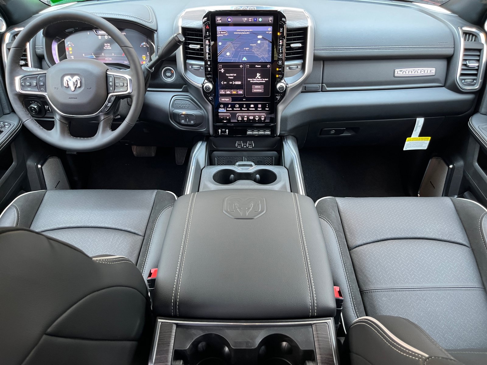 2026 RAM 3500 Laramie - Photo 22