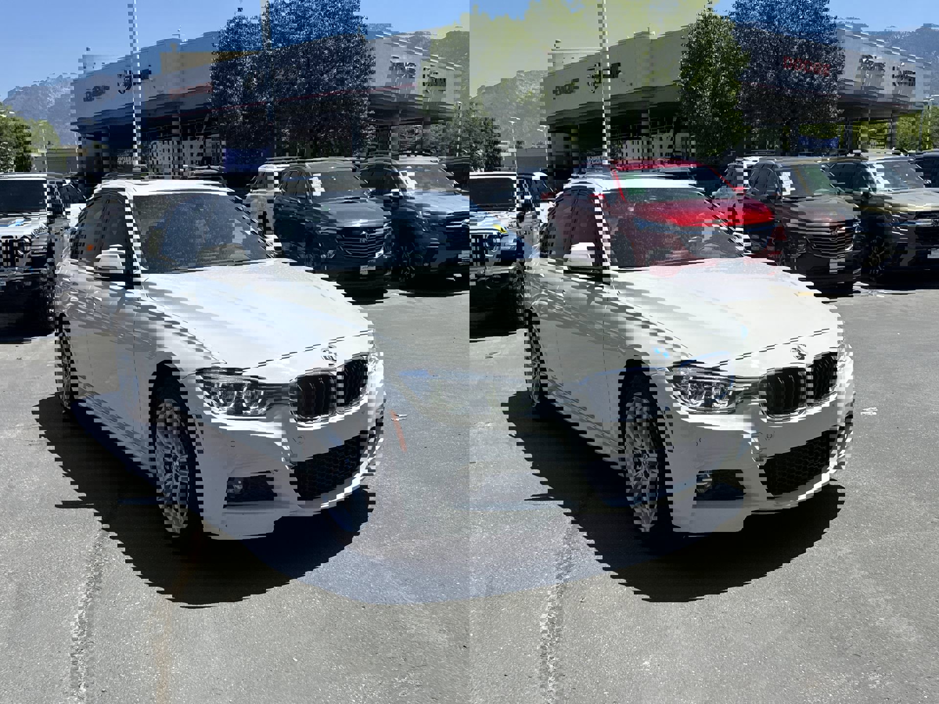 WBA8D9G39HNU61477