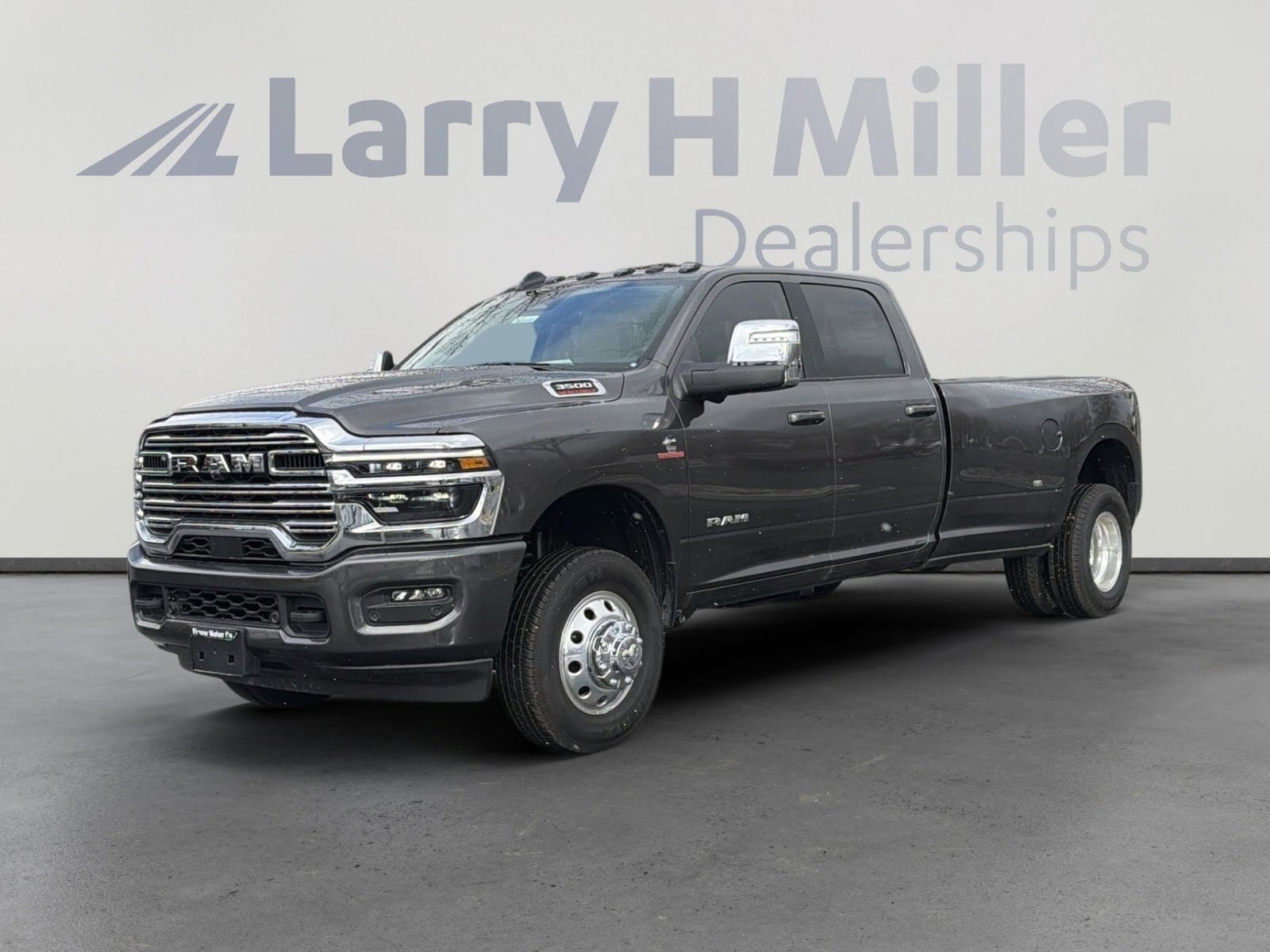 2026 RAM Ram 3500 Pickup Laramie's photo