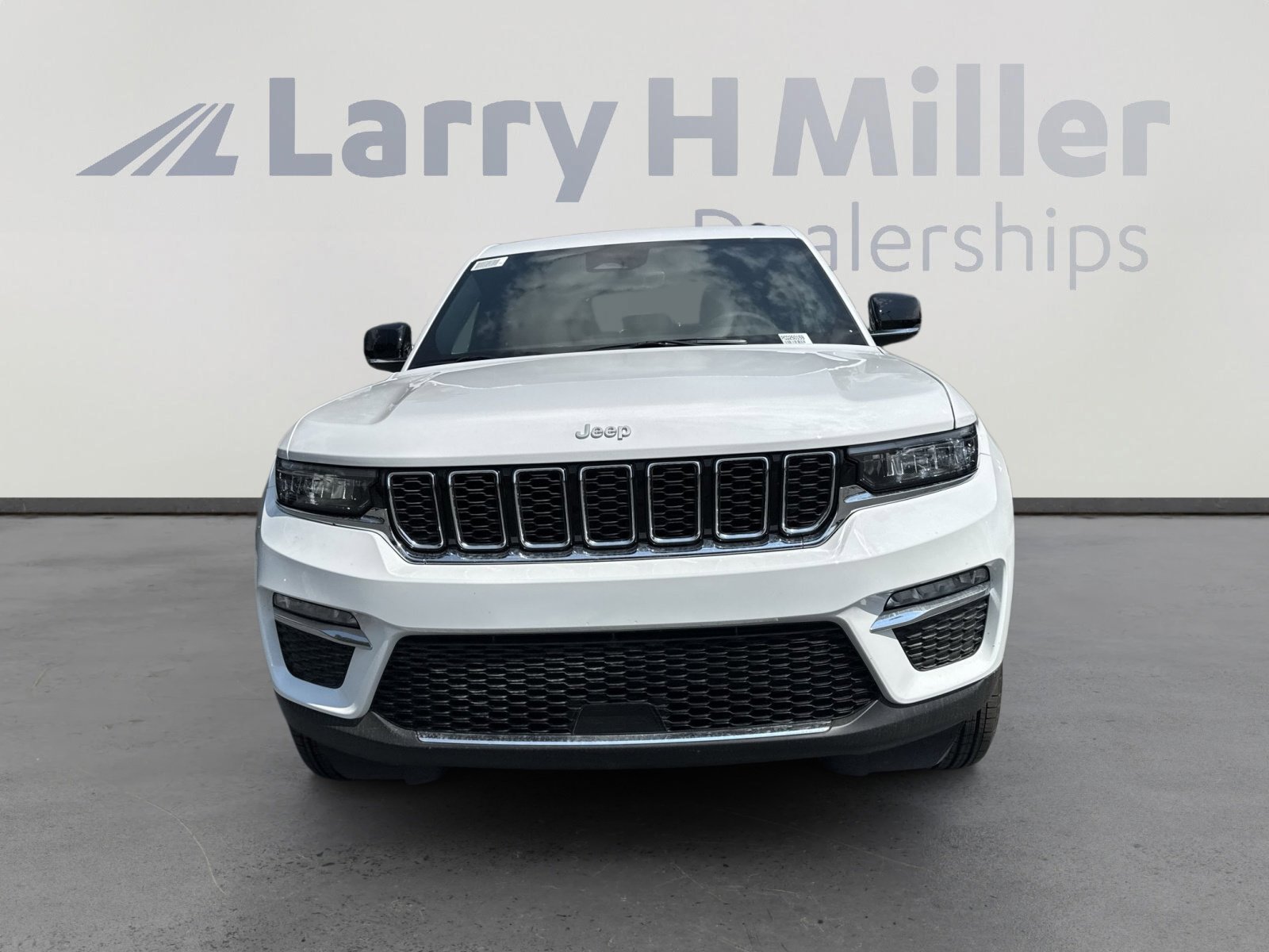 2025 Jeep Grand Cherokee Limited photo 2