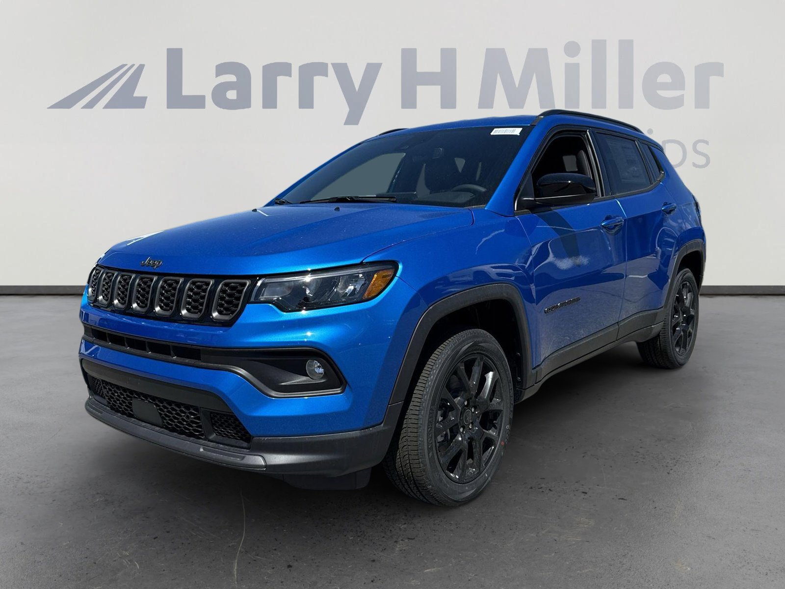 2025 Jeep Compass Latitude photo 3