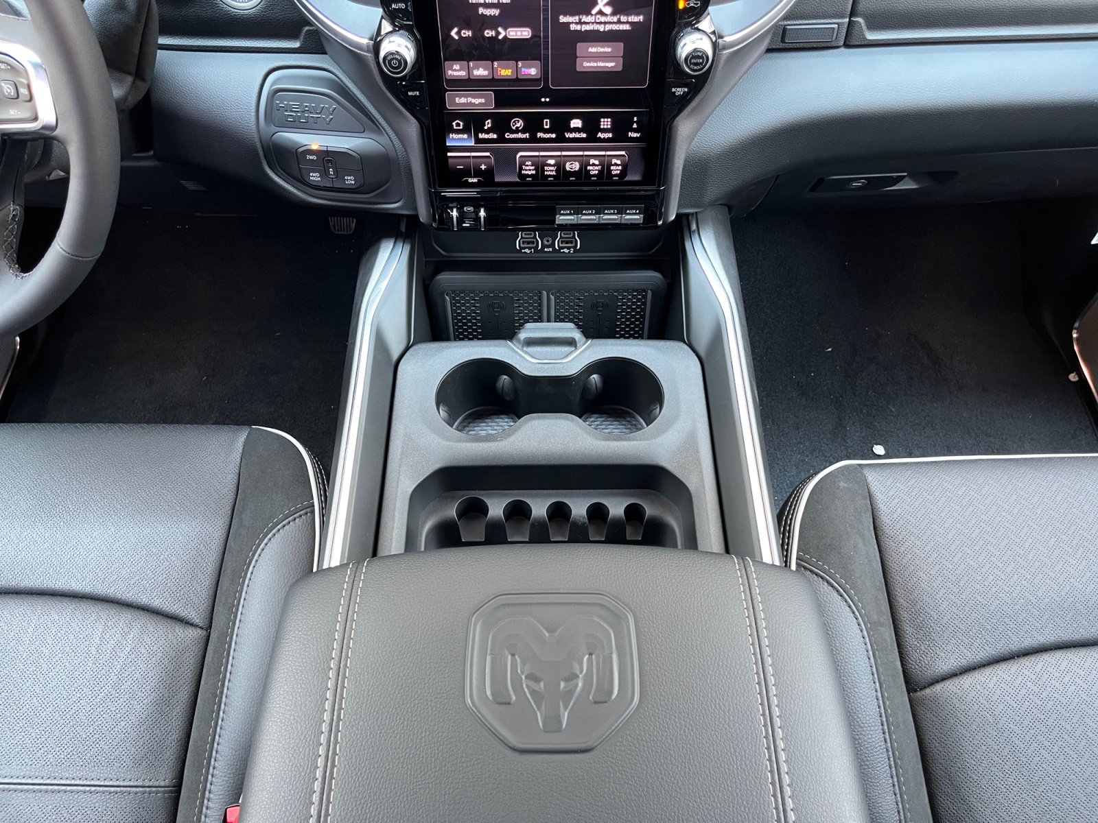 2026 RAM 3500 Laramie - Photo 23