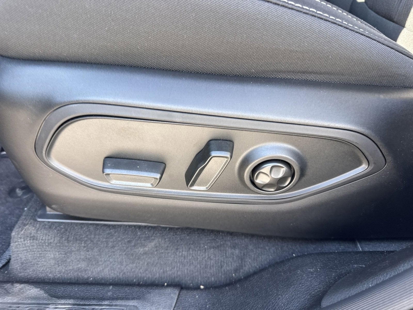 2025 Jeep Grand Cherokee Laredo - Photo 19