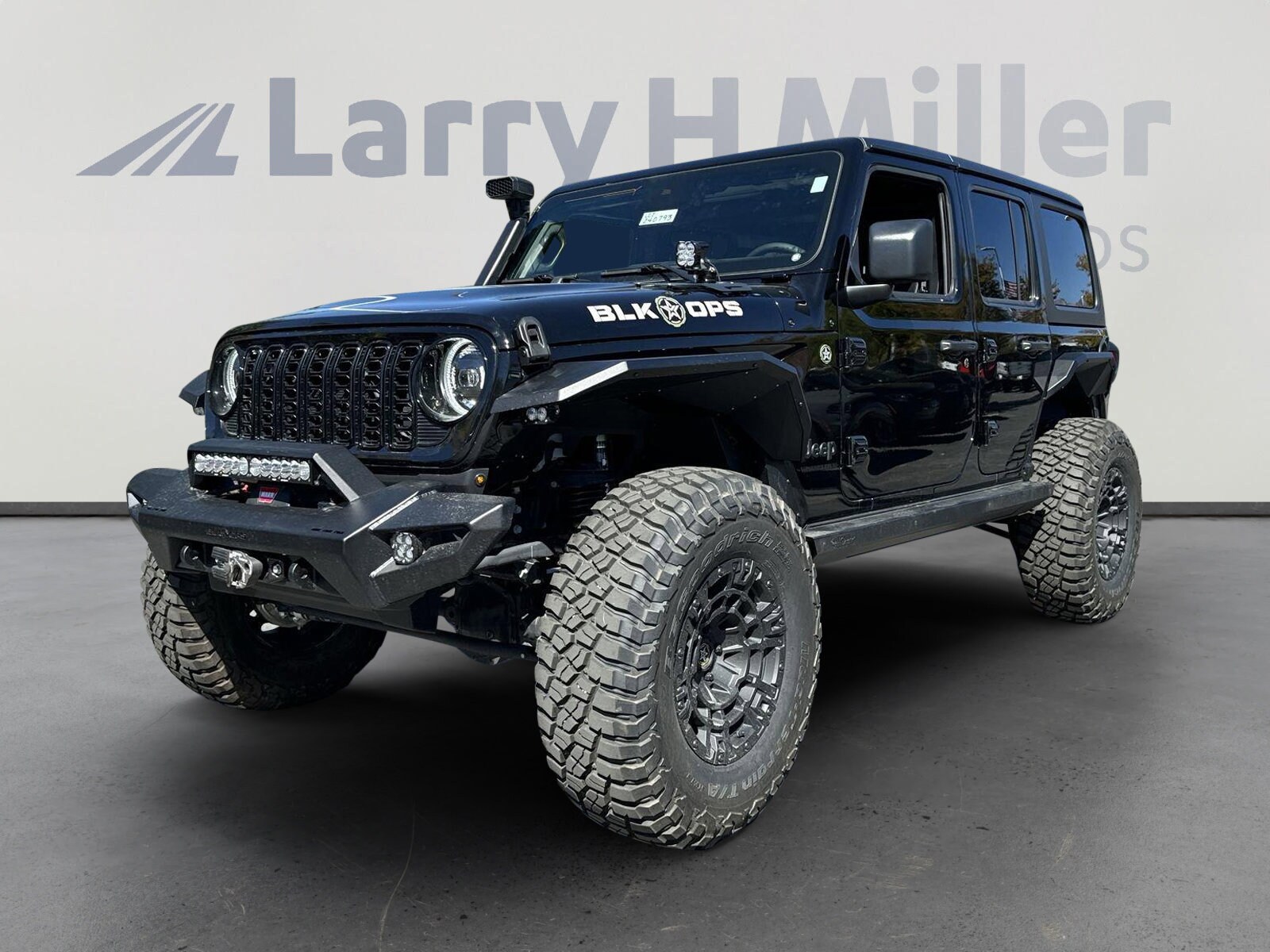 2024 Jeep Wrangler Willys photo 4