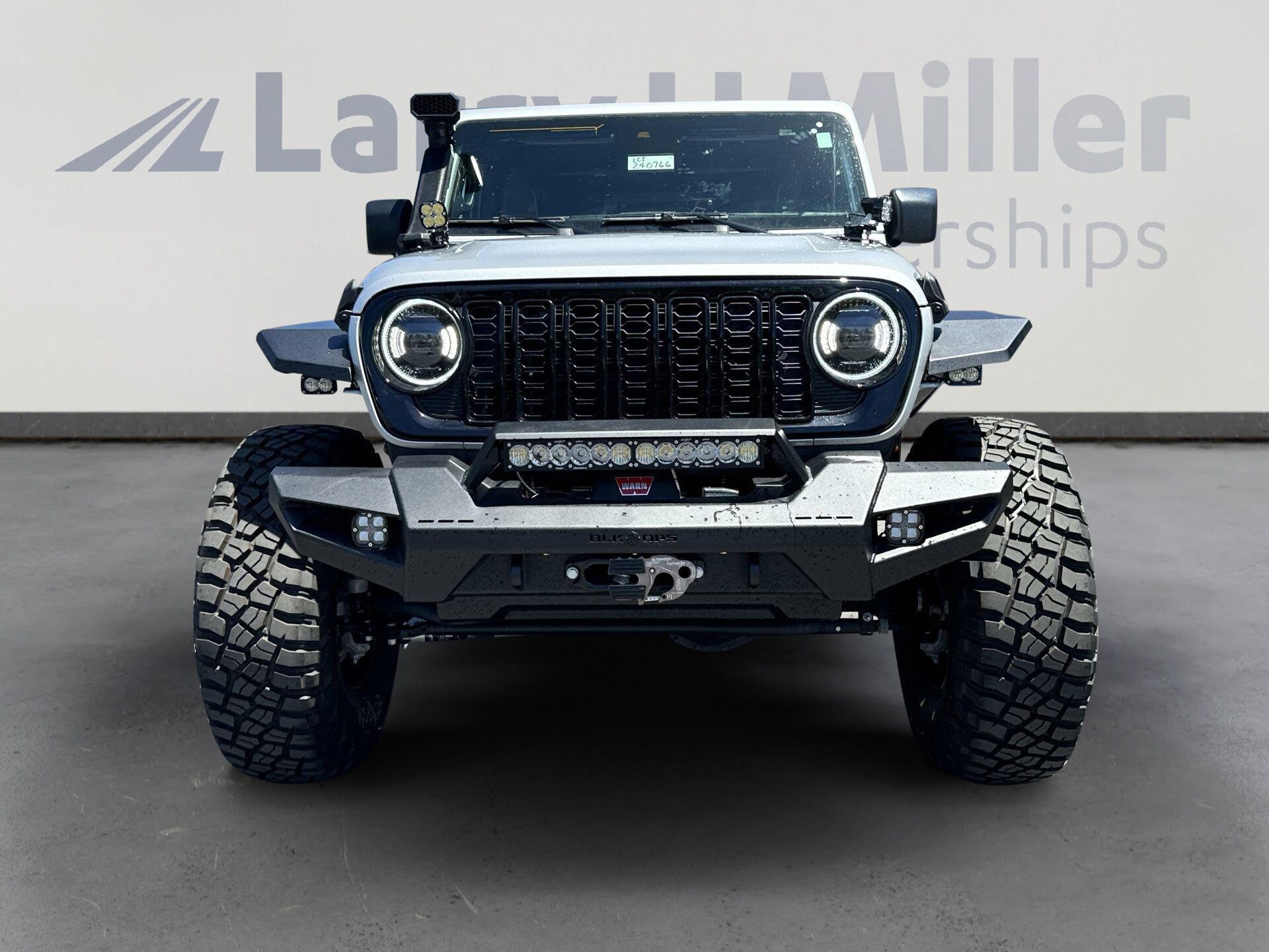 2024 Jeep Wrangler Willys Sport photo 3