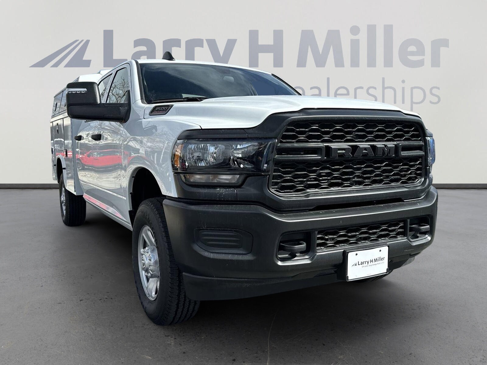 2023 Ram 3500 Tradesman photo 2
