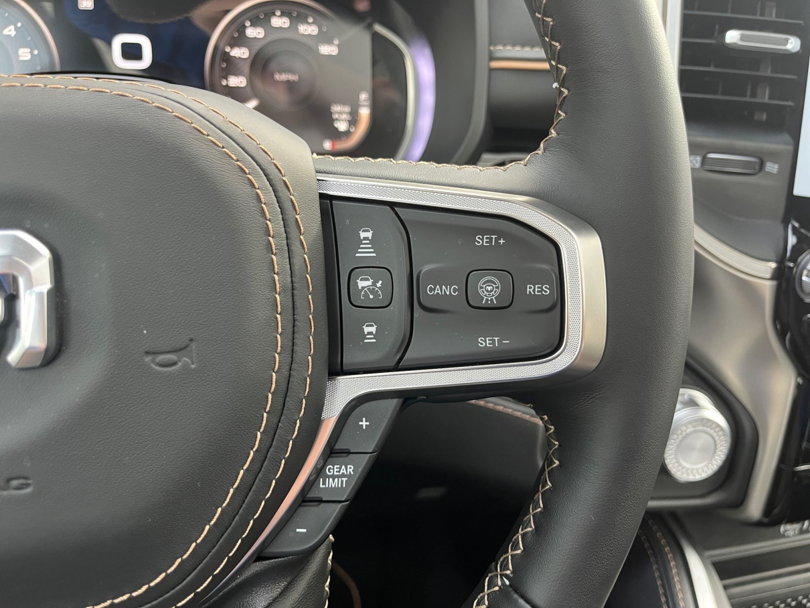 2026 RAM 1500 Tungsten - Photo 18