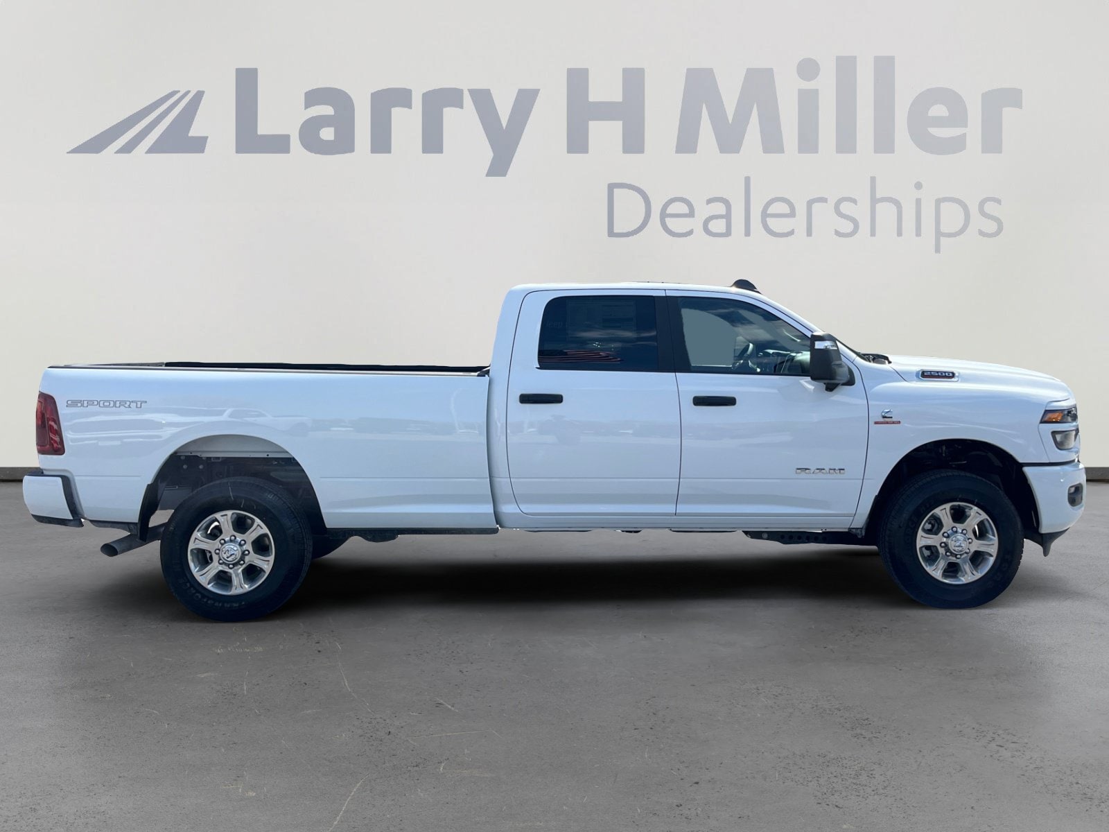 2026 RAM 2500 Big Horn - Photo 6