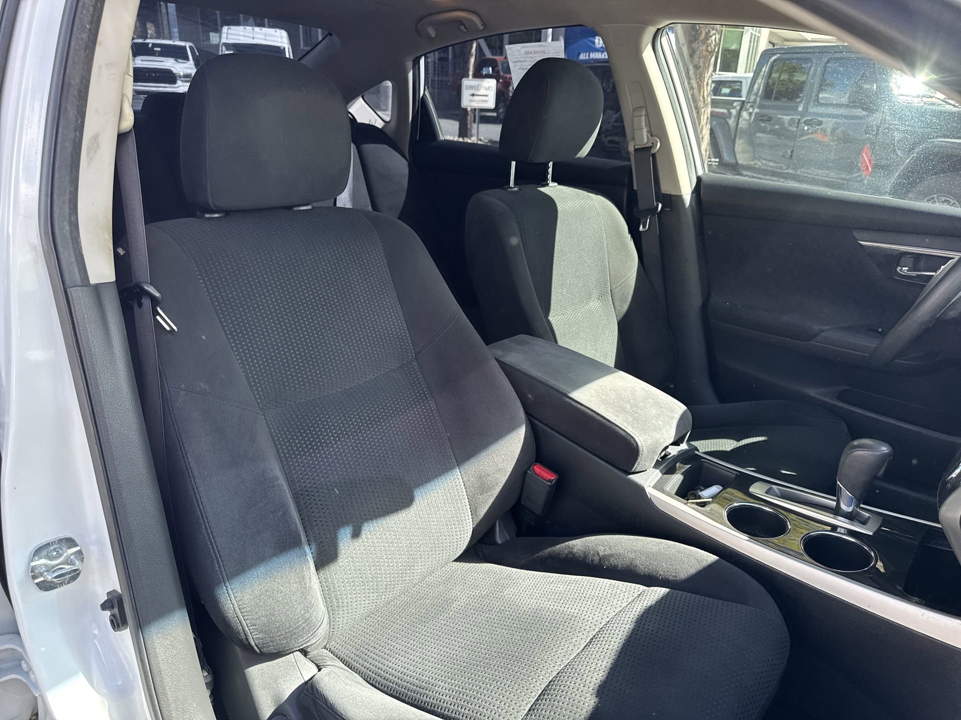 2014 Nissan Altima 2.5 S photo 5