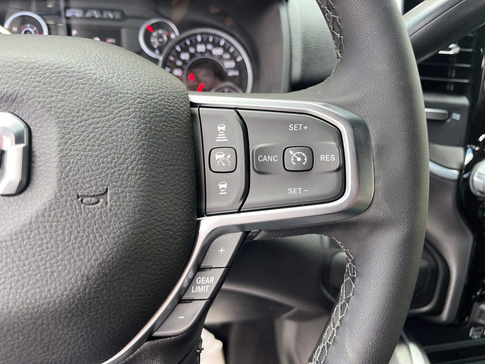 2025 RAM 2500 Big Horn - Photo 18
