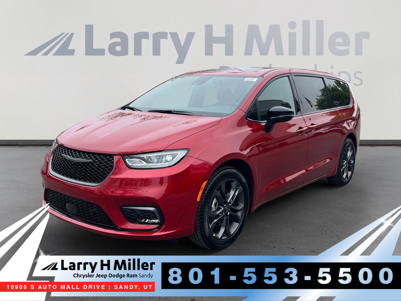 2026 Chrysler Pacifica Select's photo