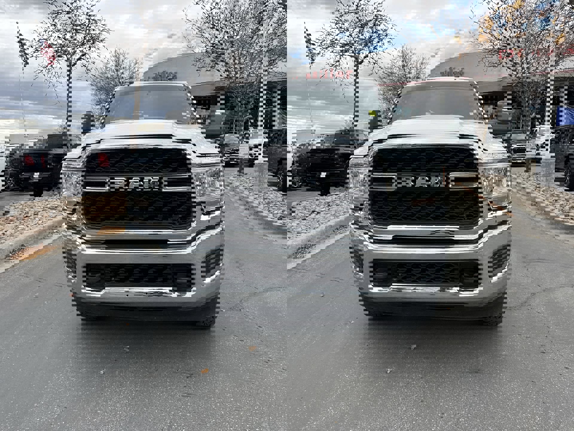 2023 Ram 2500 Tradesman photo 3