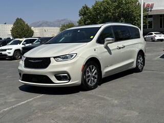 Used 2021 Chrysler Pacifica Hybrid Hybrid Pinnacle Van Passenger Van Sandy, UT