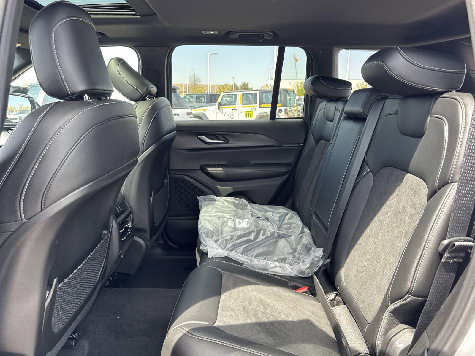 2025 Jeep Grand Cherokee Altitude - Photo 32