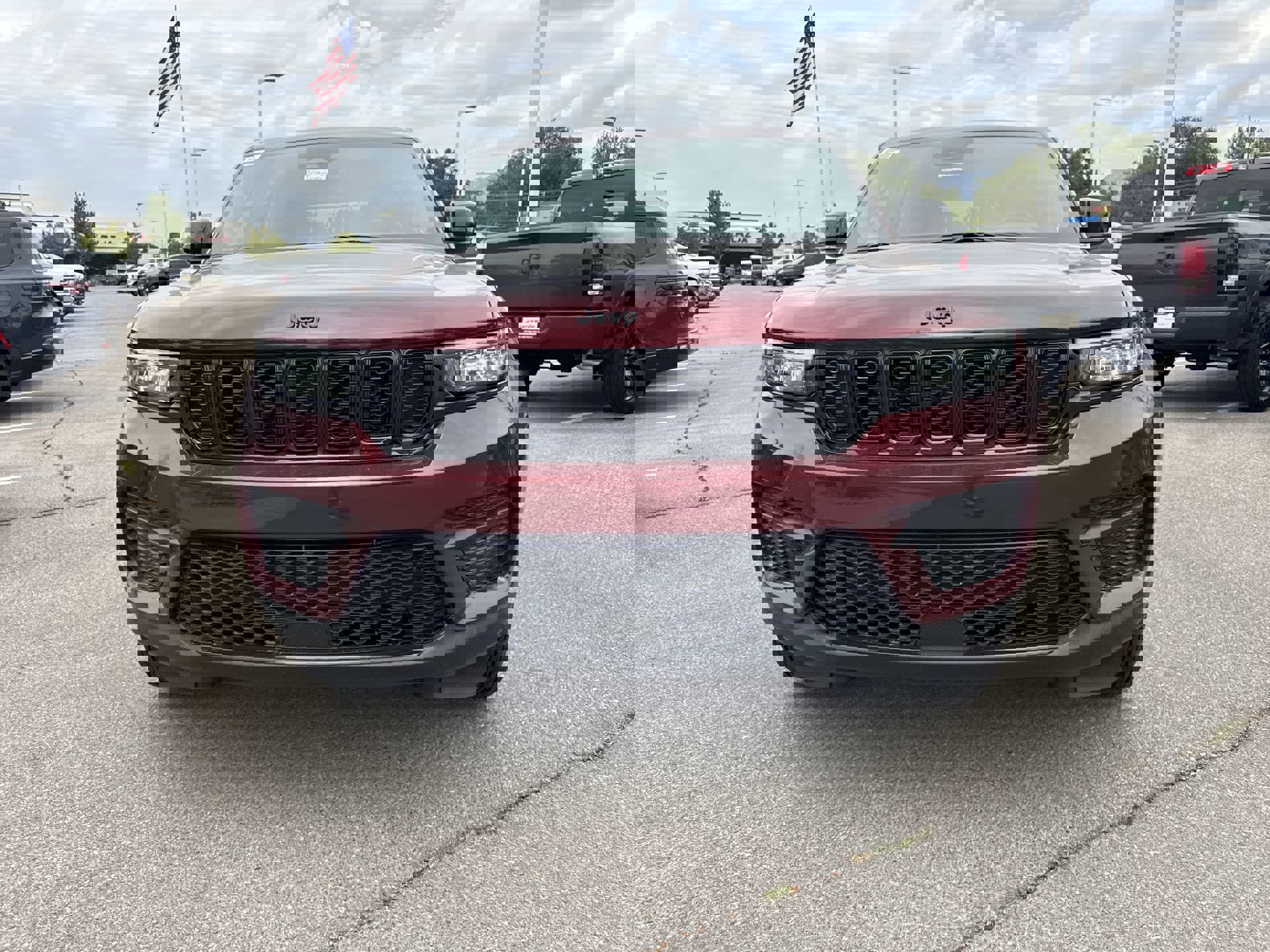 2025 Jeep Grand Cherokee Laredo photo 3