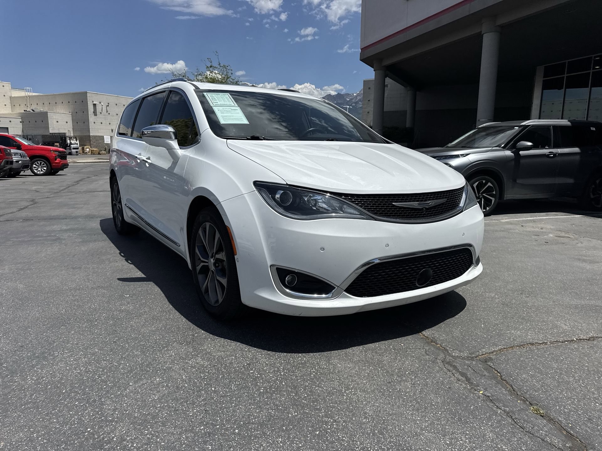 Used 2017 Chrysler Pacifica Limited with VIN 2C4RC1GG4HR812233 for sale in Sandy, UT
