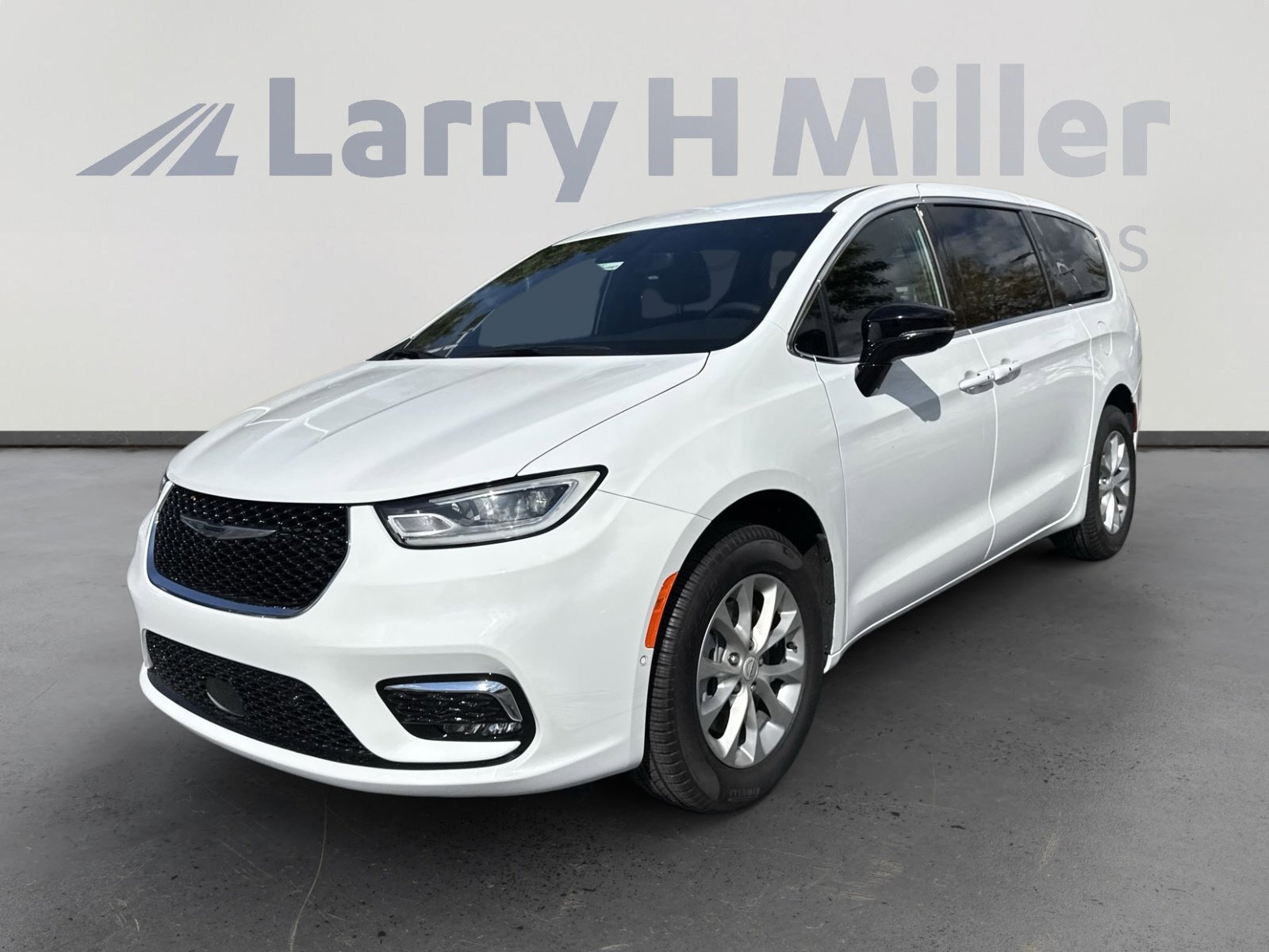 2025 Chrysler Pacifica photo 4