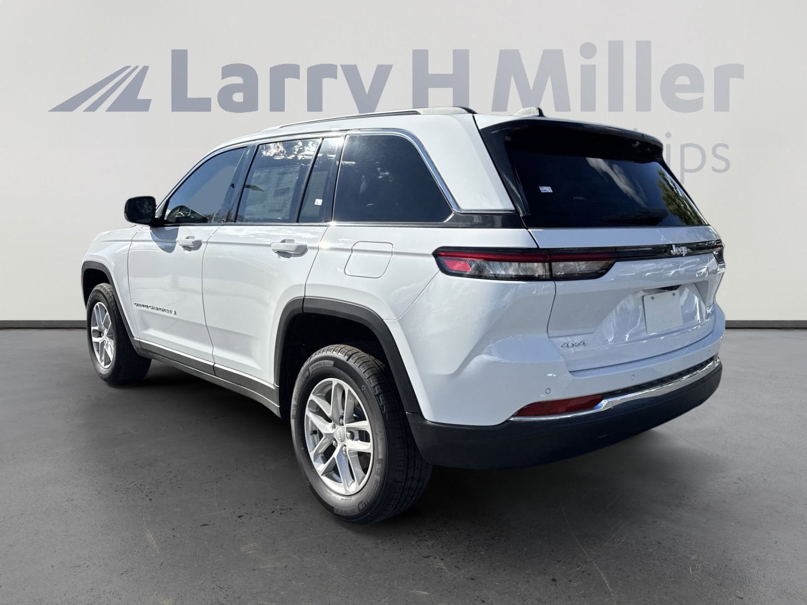 2025 Jeep Grand Cherokee Laredo - Photo 8