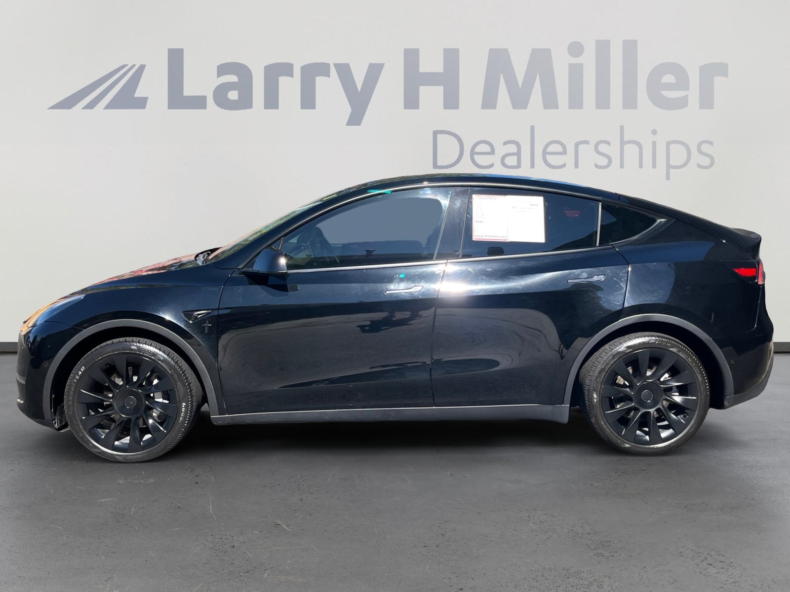 Used 2022 Tesla Model Y Long Range with VIN 7SAYGDEEXNF423111 for sale in Sandy, UT