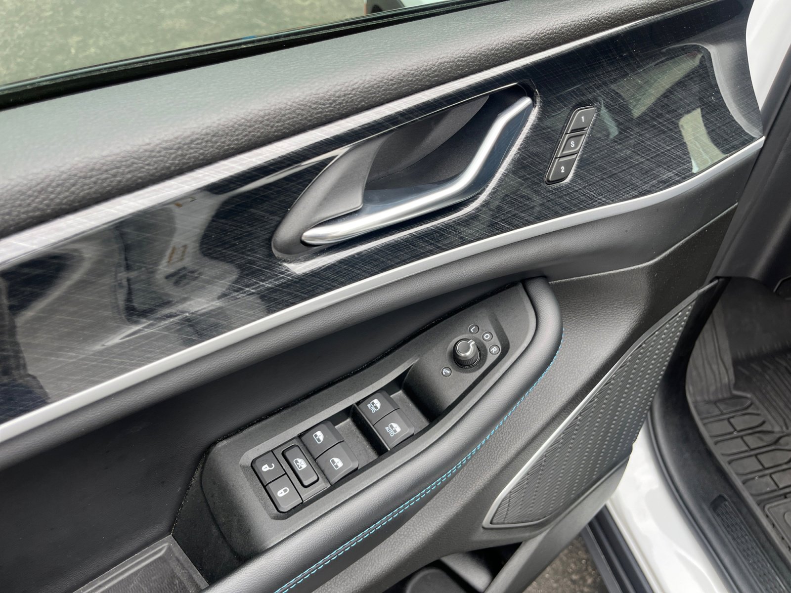 2025 Jeep Grand Cherokee Trailhawk 4xe - Photo 14