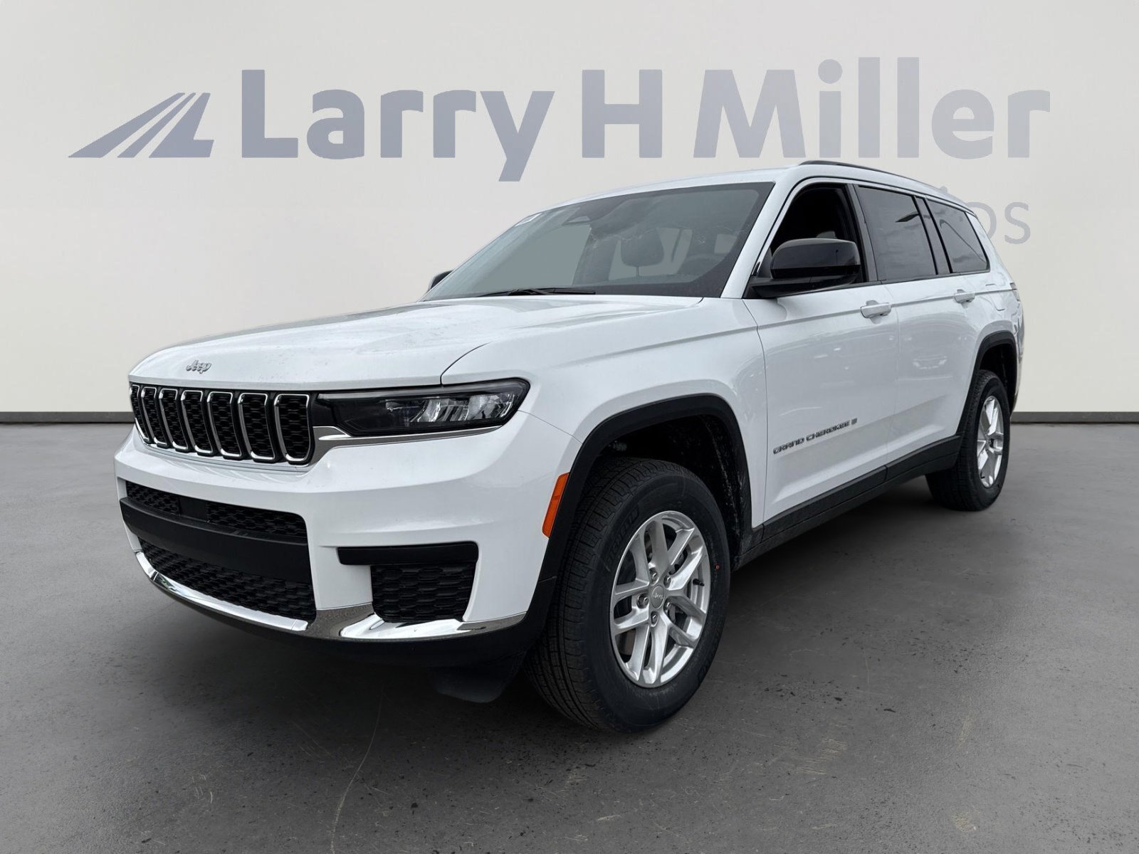 2025 Jeep Grand Cherokee Laredo X photo 4