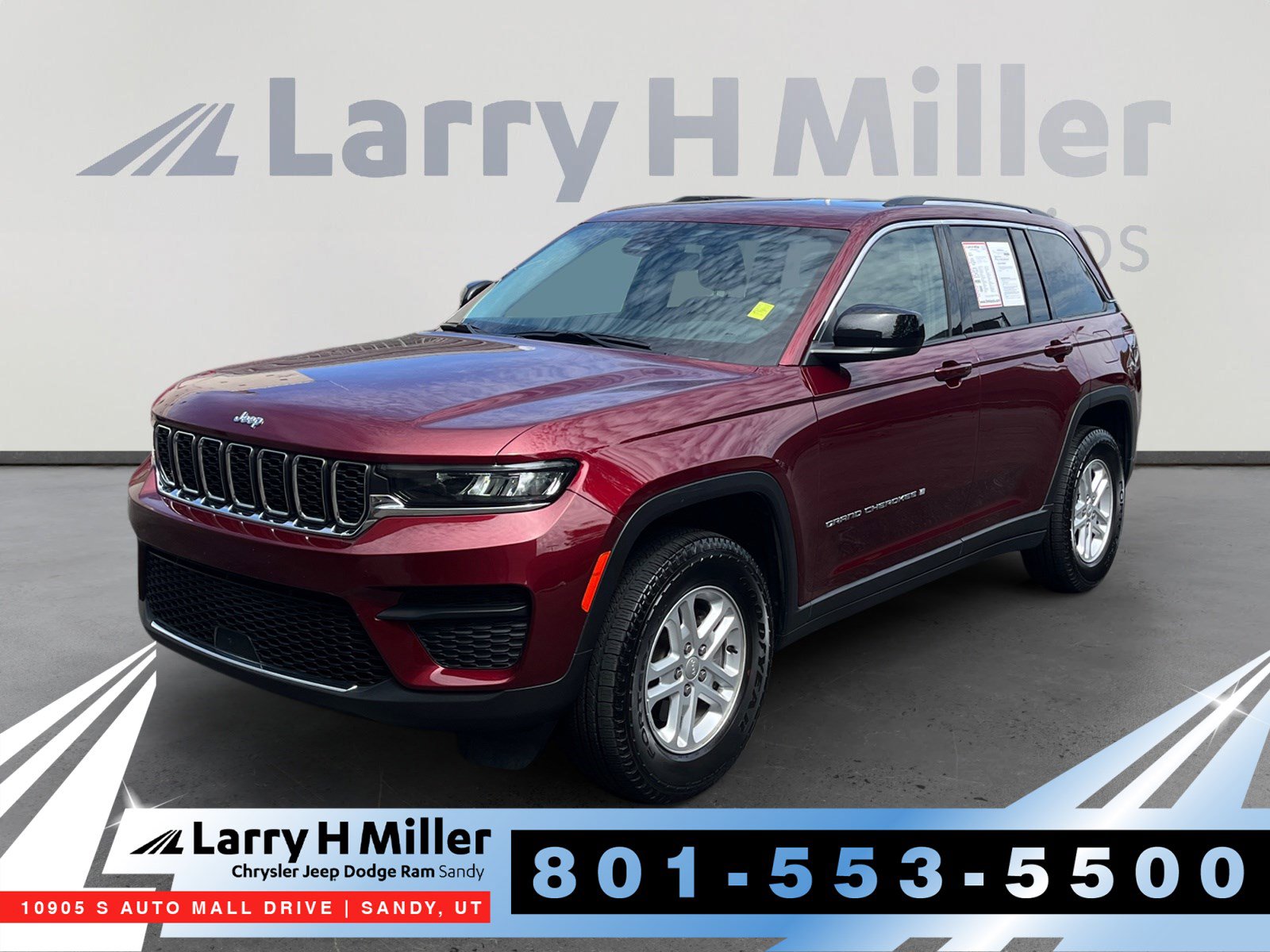 2023 Jeep Grand Cherokee Laredo 4x4's photo