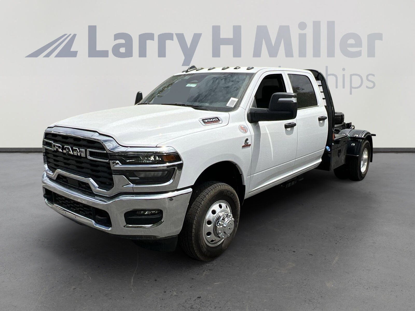 2025 Ram 3500 Tradesman photo 4