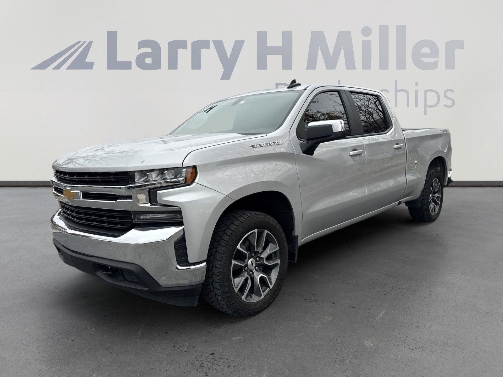 2019 Chevrolet Silverado 1500 LT photo 3