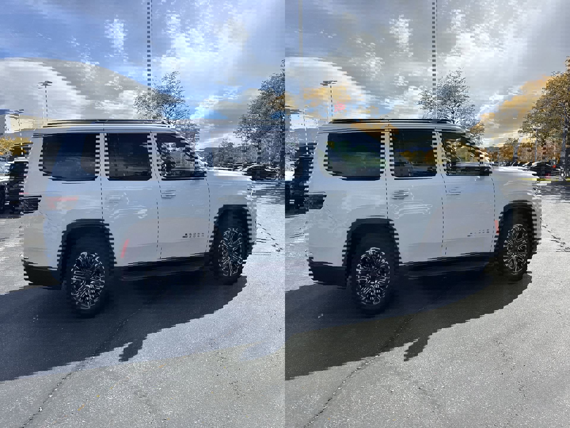 2022 Jeep Wagoneer Series III photo 3