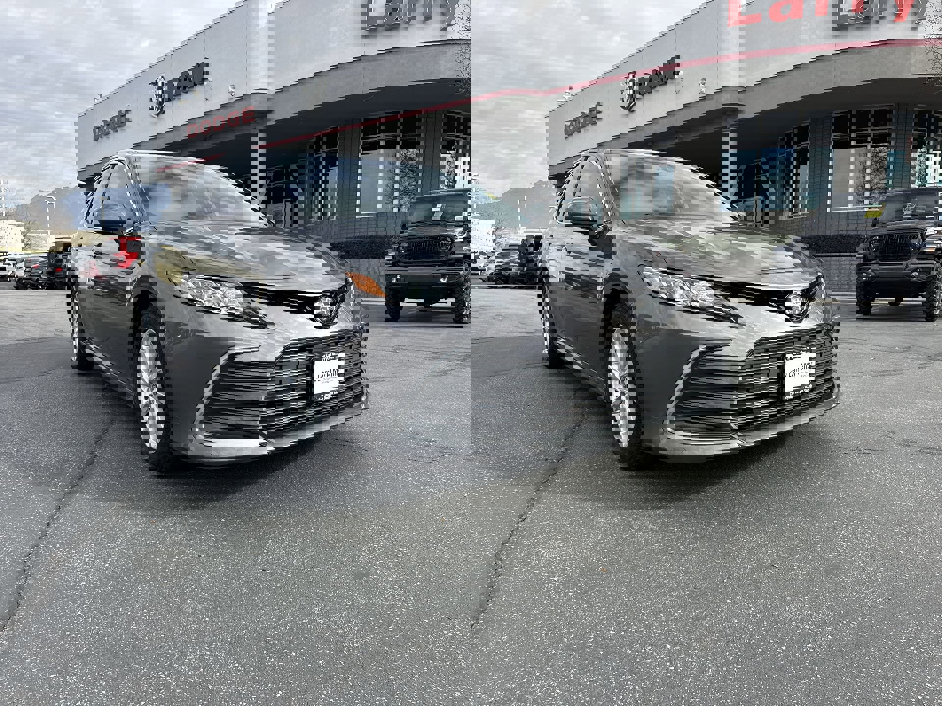 2023 Toyota Camry LE photo 2