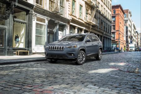 Jeep Cherokee Jeep Cherokee in the mountains