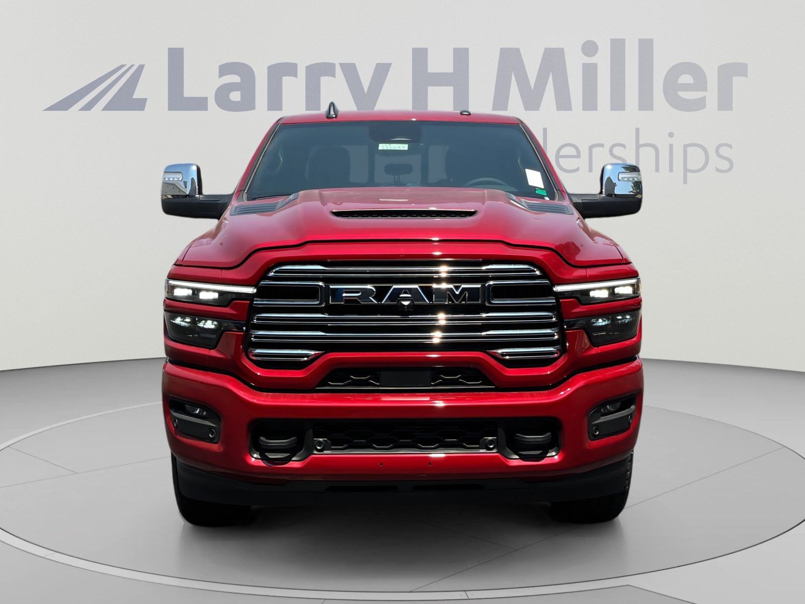 2026 RAM 3500 Laramie - Photo 8