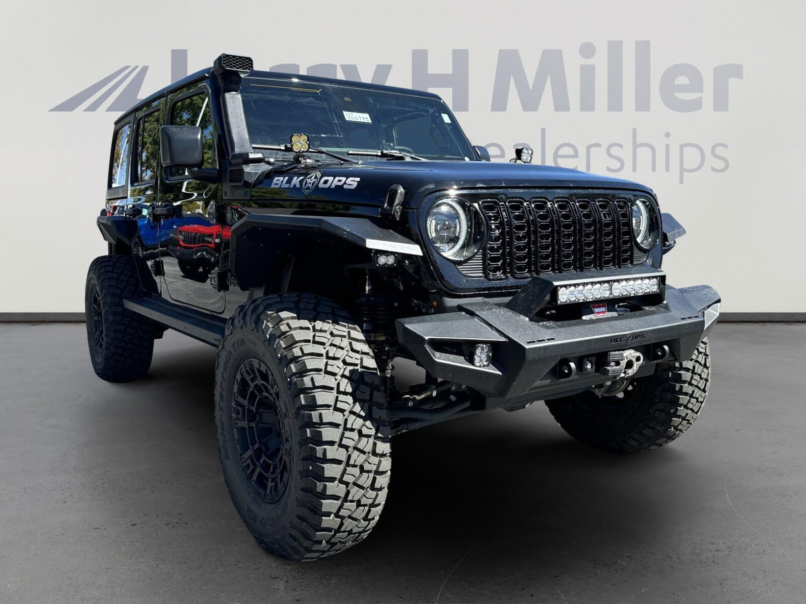 2024 Jeep Wrangler Willys photo 2