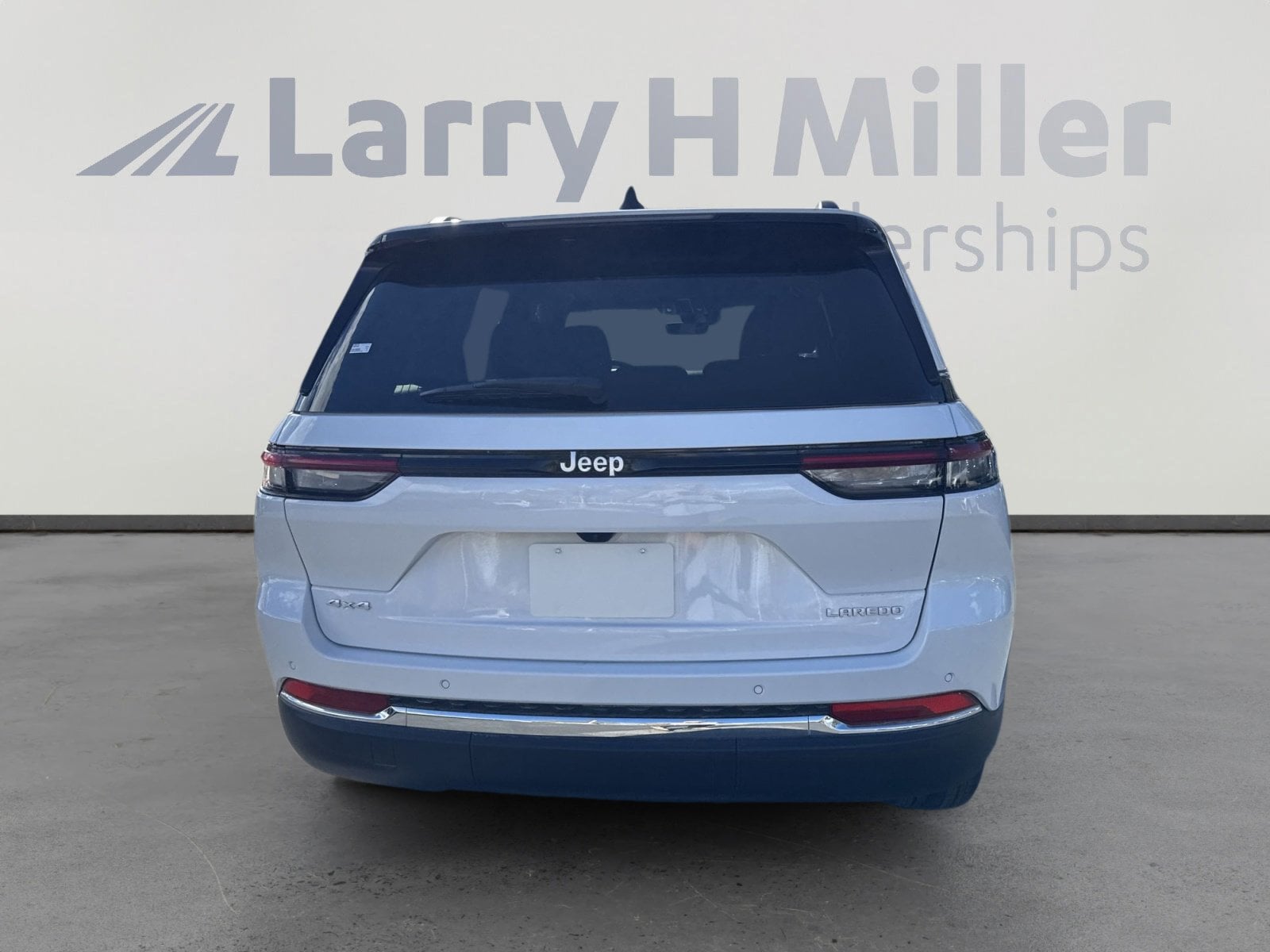 2025 Jeep Grand Cherokee Laredo - Photo 9
