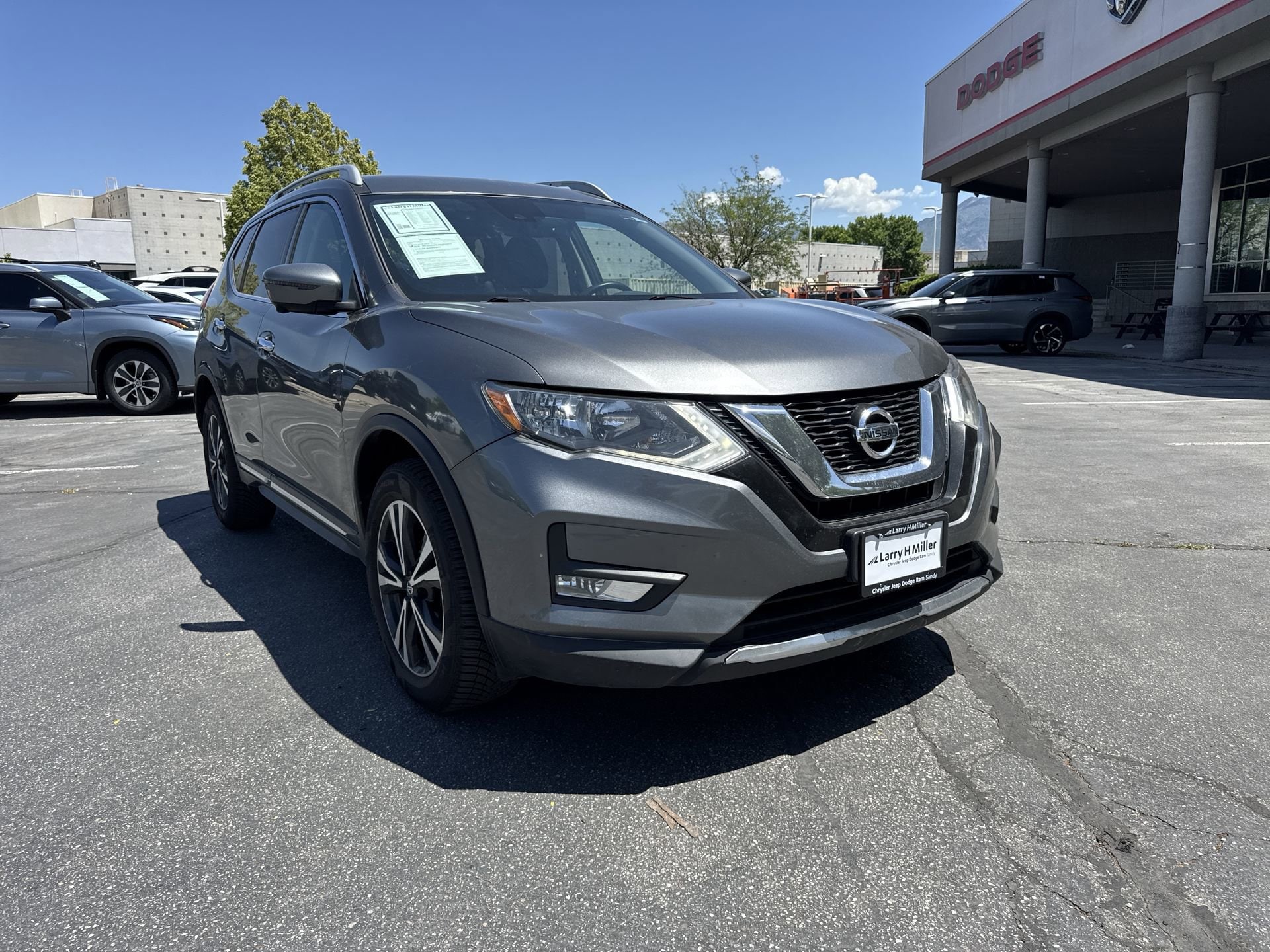 Used 2017 Nissan Rogue SL with VIN JN8AT2MV8HW264979 for sale in Sandy, UT