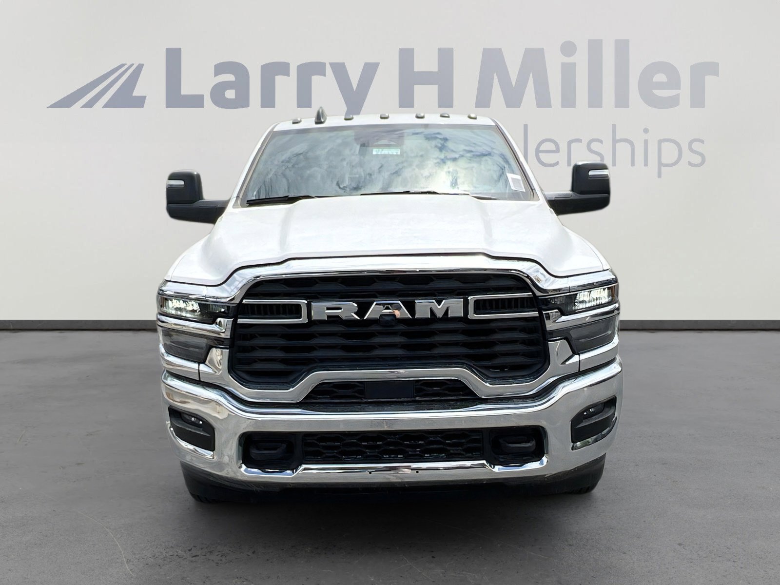 2025 Ram 3500 Tradesman photo 3