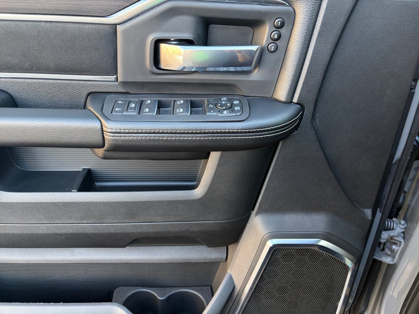 2026 RAM 2500 Laramie - Photo 13
