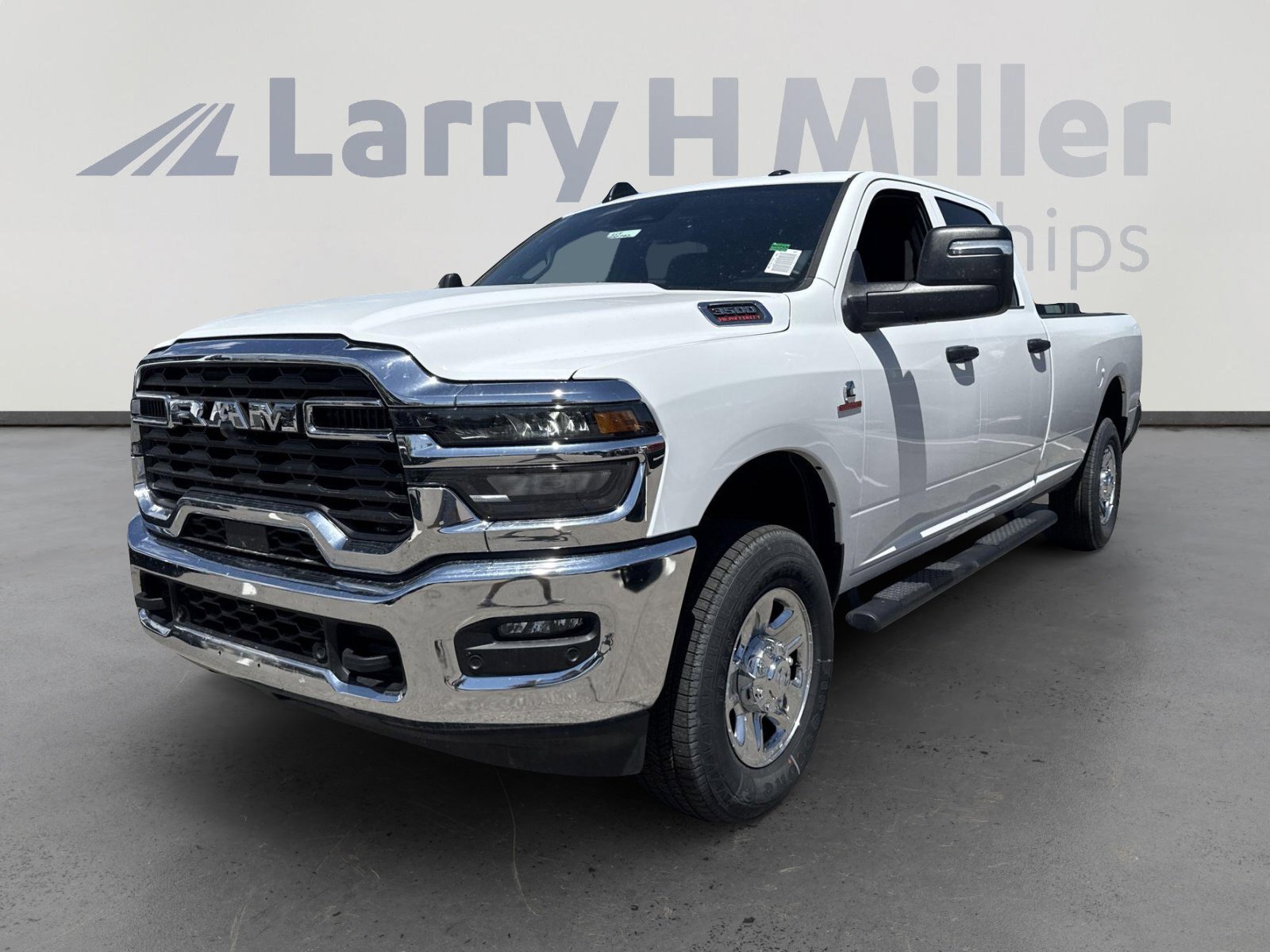 2025 Ram 3500 Tradesman photo 4