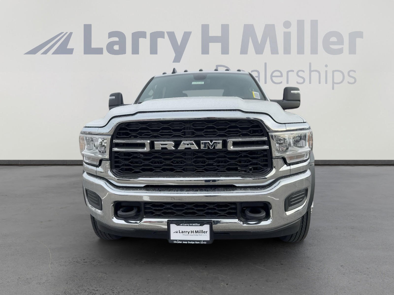 2024 Ram 5500 Tradesman photo 3