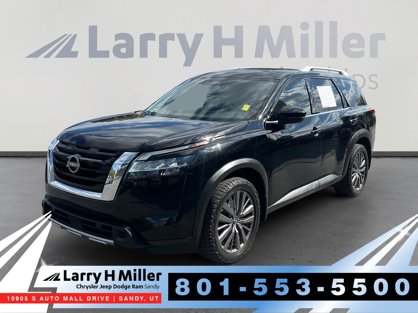 2023 Nissan Pathfinder SL 4WD's photo