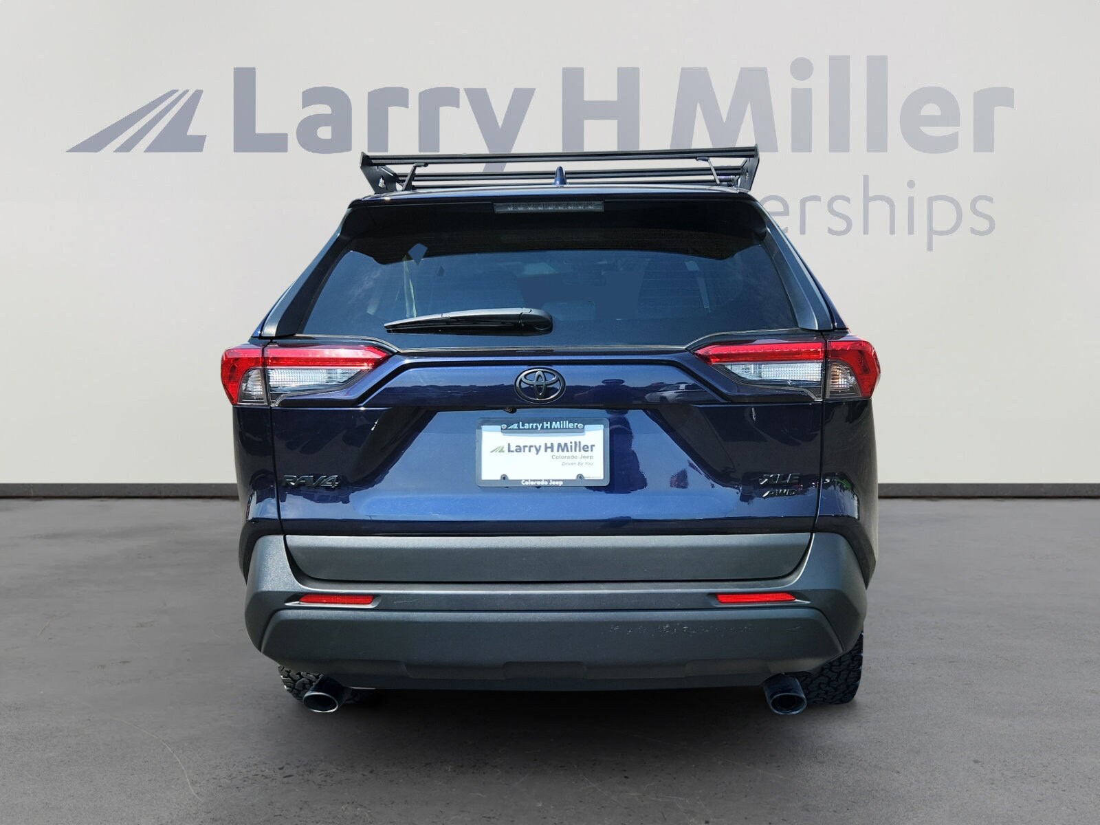 2023 Toyota RAV4 XLE Premium photo 2