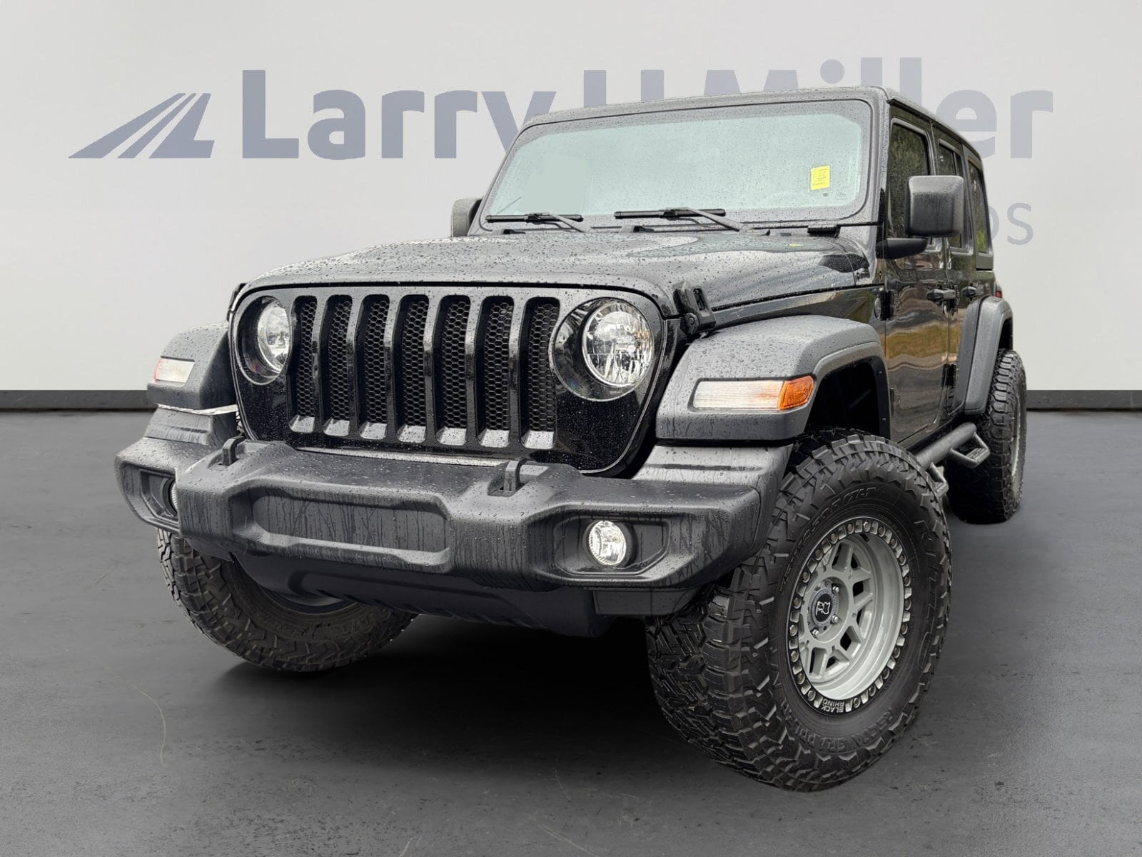 2023 Jeep Wrangler Sport S's photo